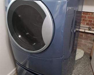 Kenmore Elite HE4t Washer with Pedestal