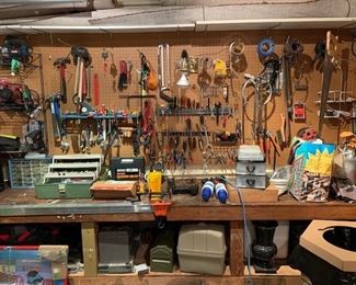 Lots of garage items 
