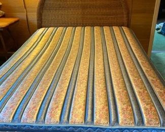Complete Queen Bed Set