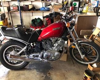 1983 Yamaha XV500 motorcycle - needs a new carburetor 