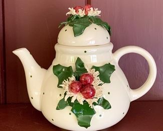 Holly Teapot: $20