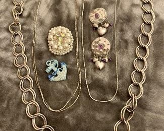 Lot 37:  Assorted Jewelry: $20
