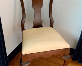 Item 97:  Side Chair - 18.5"l x 17"w x 39.5"h: $25