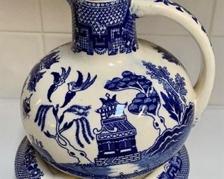Item 186:  Japanese Blue Willow Teapot with Warmer: $95