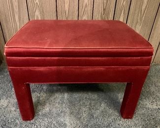 Item 203:  Re-Cover Me! Ottoman with Storage - 22"l x 16"w x 16.5"h: $25