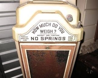 VINTAGE COIN SCALE