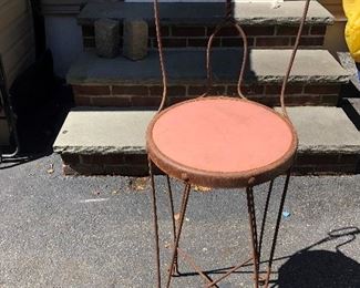 MID CENTURY MODERN CHAIR WITH FOOT REST