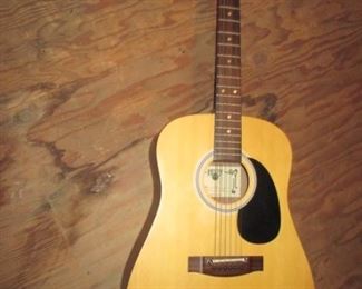 Bently 5300 Acoustic Guitar with Case