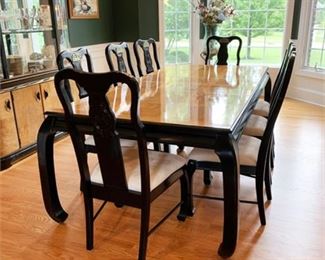 Lot 002
Vintage Ming Style Dining Set by Singer Furniture