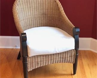 Lot 009
Plantation Wicker & Wood Club Chair (2 of 2)