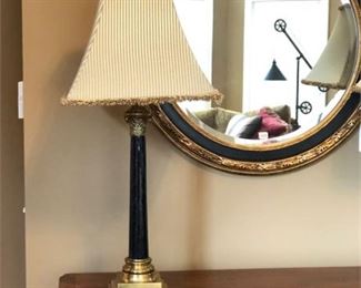 Lot 025
Ethan Allen Neo Classical Table Lamp (2 of 2)
