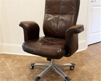 Lot 129
Sharper Image Office Executive Leather Chair