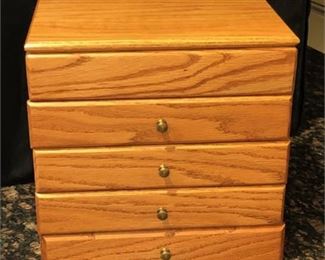 Lot 241a
Oak Presentation Jewelry Box