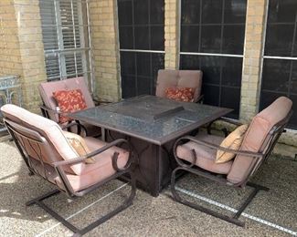 Fire pit Table with 4 Chairs 