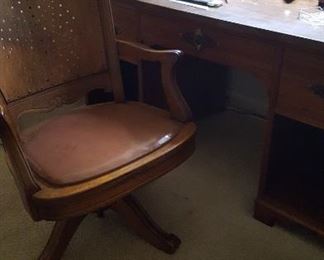 Desk & desk chair