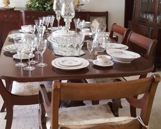 Mahogany dining table & chairs