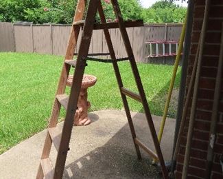 6' Wooden Ladder