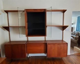 Barzilay Wall Unit