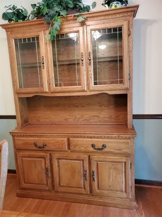 Oak Dinning Room Hutch