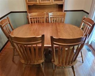 Oak Dinning Table - 6 Chairs - with Leaf