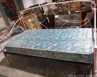 Metal Frame Day Bed with Mattress