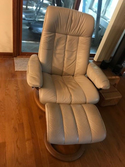 Stressless Chair / Ottoman $ 495.00
