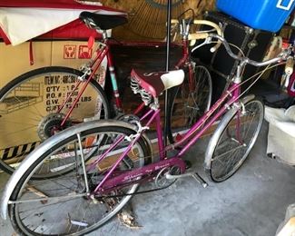 Vintage Schwinn Ladies 3 Speed Bike $ 96.00
