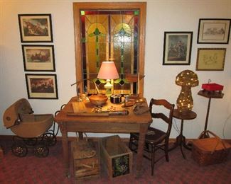 Many antiques and vintage items