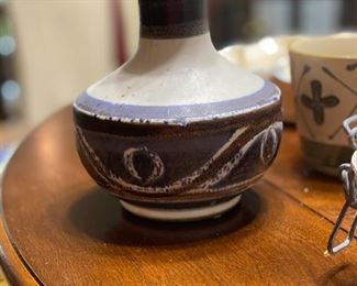 Pottery vase marked 1971 Pacific Stoneware. Artist B. Welsh