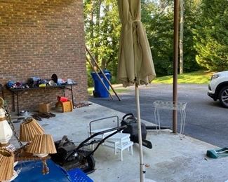 Folding picnic table and patio umbrella