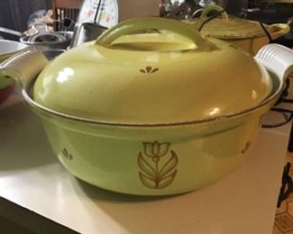 Dru enameled cast iron stockpot. Vintage from Holland. 