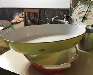 Dru enameled cast iron au gratin. Vintage from Holland. 