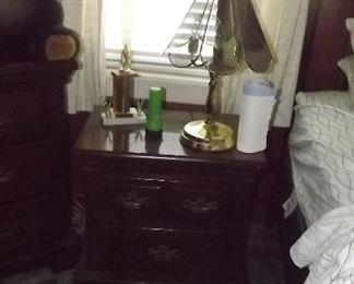 nightstand, touch-tone lamp