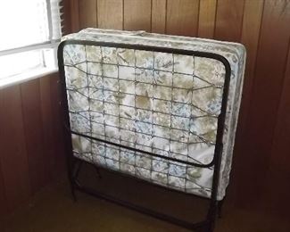 fold up cot