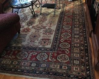 Beautiful wool rug 9' x 11'