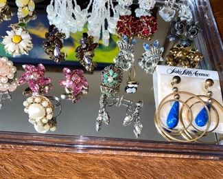 VINTAGE JEWELRY 