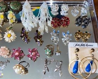 VINTAGE JEWELRY 