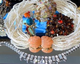 VINTAGE JEWELRY 