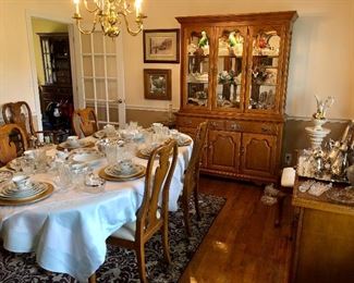 Thomasville oak dining room furniture