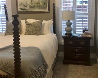 BED AND NIGHT STAND FEW. SD