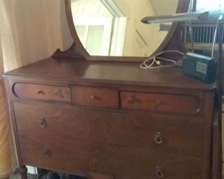 Antique dresser w/mirror