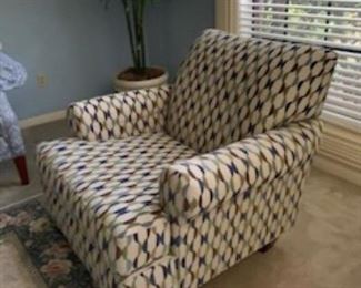 Again Clean New Multiple Colored Comfy Chair 