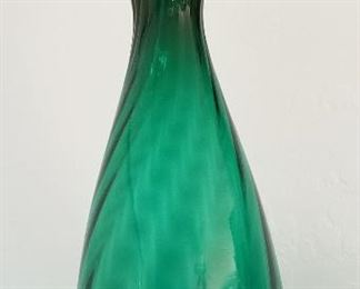 Really pretty green vase. 