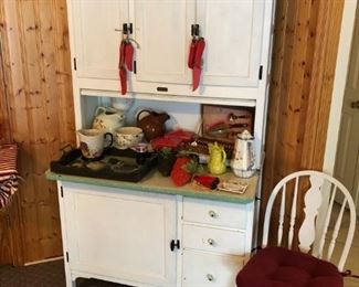 SPECTACULAR SELLERS HOOSIER CABINET