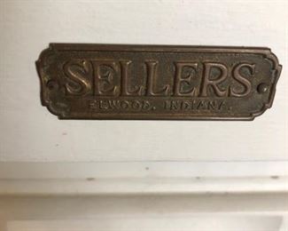 SPECTACULAR SELLERS HOOSIER CABINET