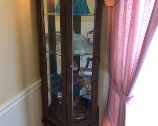 LIGHTED CURIO DISPLAY CABINET