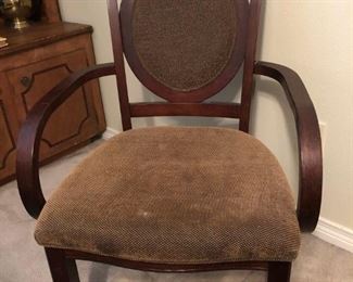 CAPTAINS CHAIR (1 of 2) W/DINING TABLE