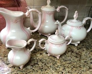 COFFEE/TEA SERVING PIECES