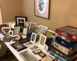 GAMES, PICTURE FRAMES