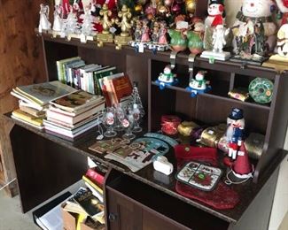 NICE WORK STATION/DESK, SEASONAL DECOR, BOOKS
